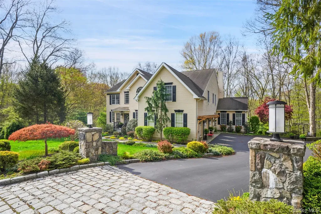 61 Hallocks Run Somers NY 10589