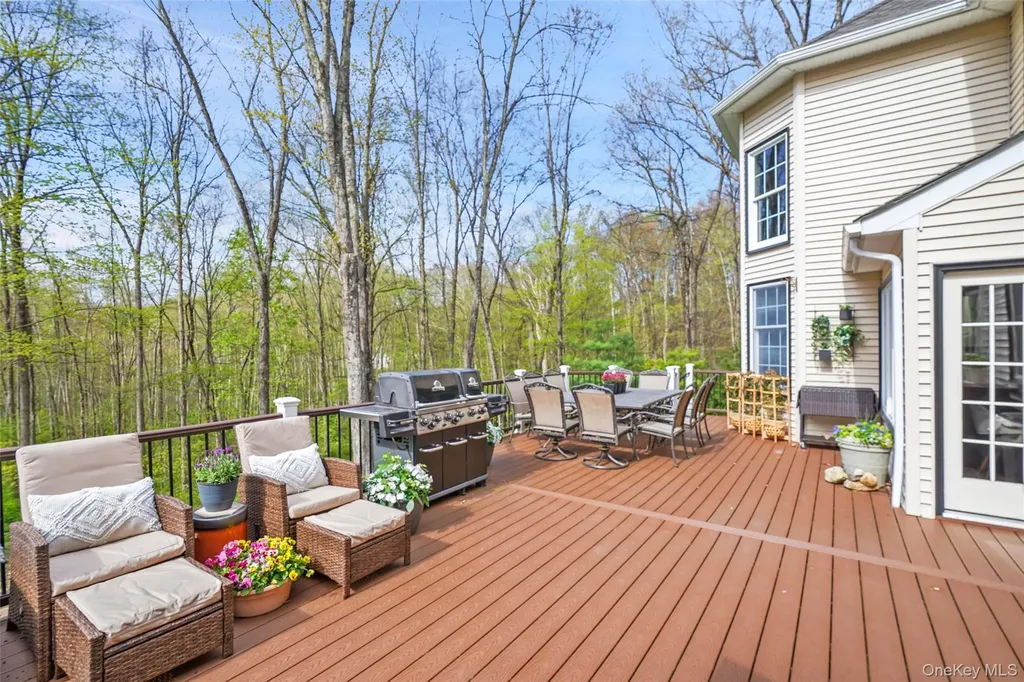 61 Hallocks Run Somers NY 10589