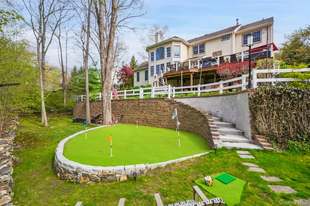 61 Hallocks Run Somers NY 10589