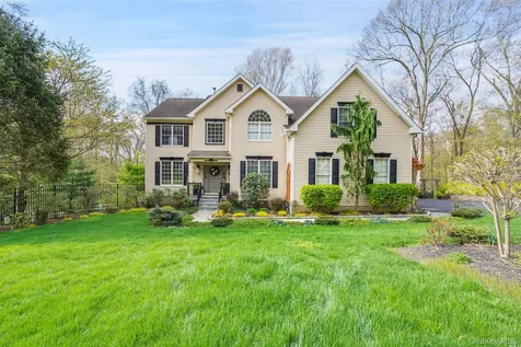 61 Hallocks Run Somers NY 10589