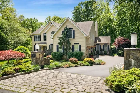61 Hallocks Run Somers NY 10589
