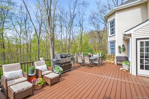 61 Hallocks Run Somers NY 10589