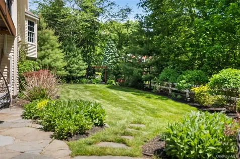 61 Hallocks Run Somers NY 10589