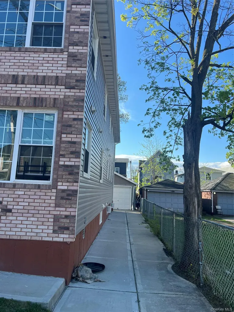 18920 117th Road Saint Albans NY 11412