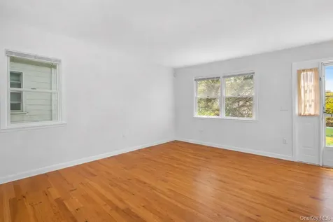 21 W Division Street Greenwich CT 06830