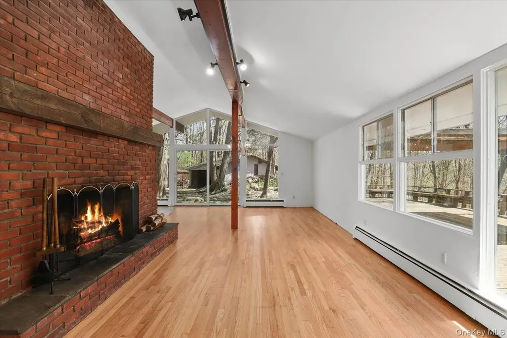 9 E Cradle Rock Road Pound Ridge NY 10576
