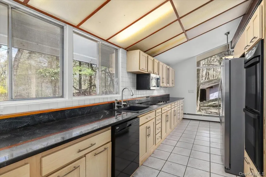 9 E Cradle Rock Road Pound Ridge NY 10576