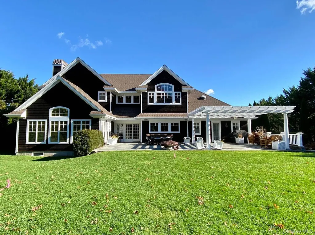 30 Post Fields Quogue NY 11959