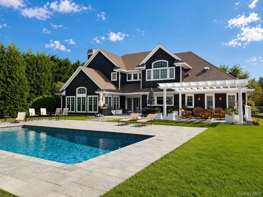 30 Post Fields Quogue NY 11959