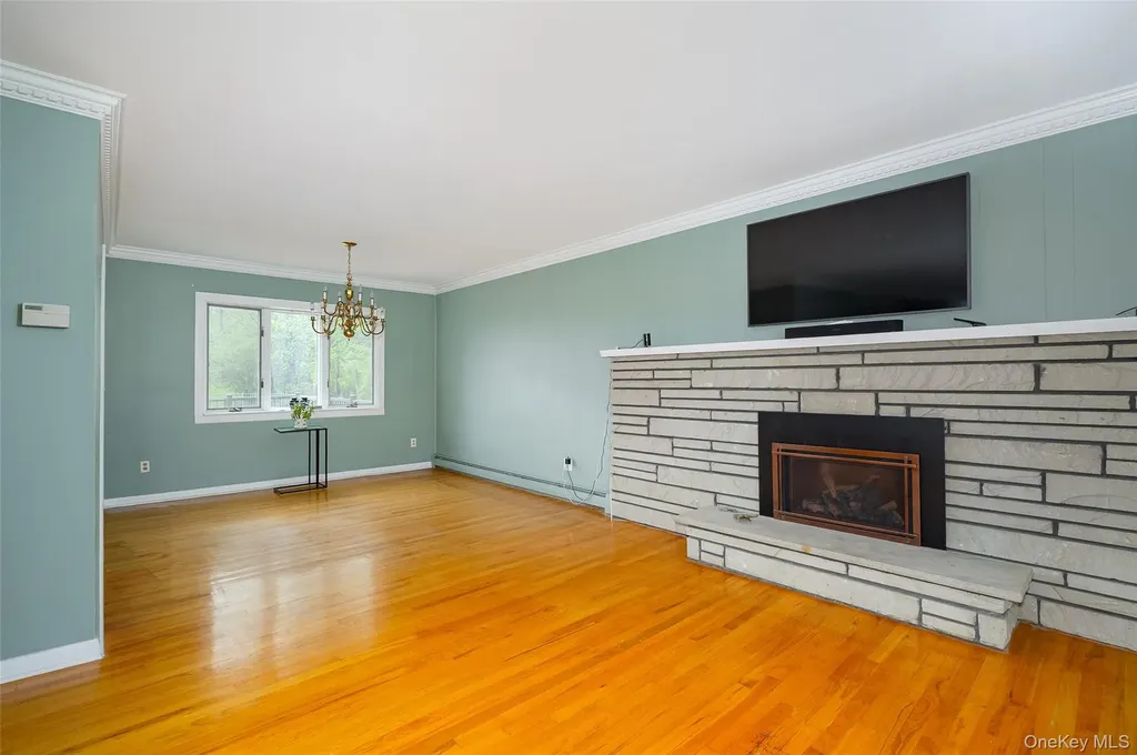 36 Forest Valley Road Pleasant Valley NY 12569