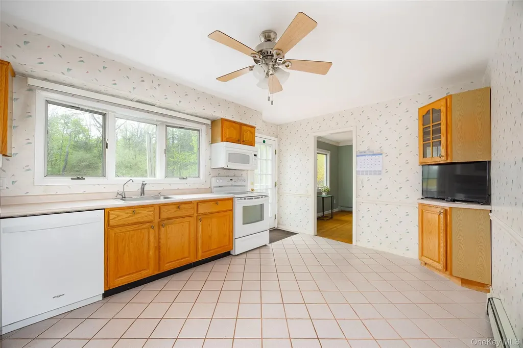 36 Forest Valley Road Pleasant Valley NY 12569