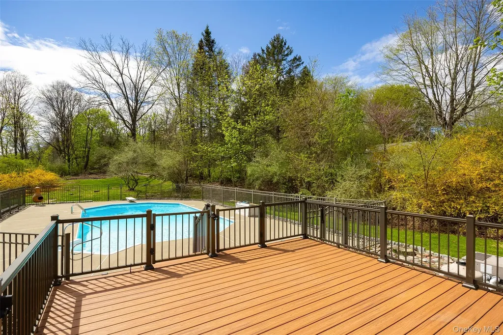 36 Forest Valley Road Pleasant Valley NY 12569