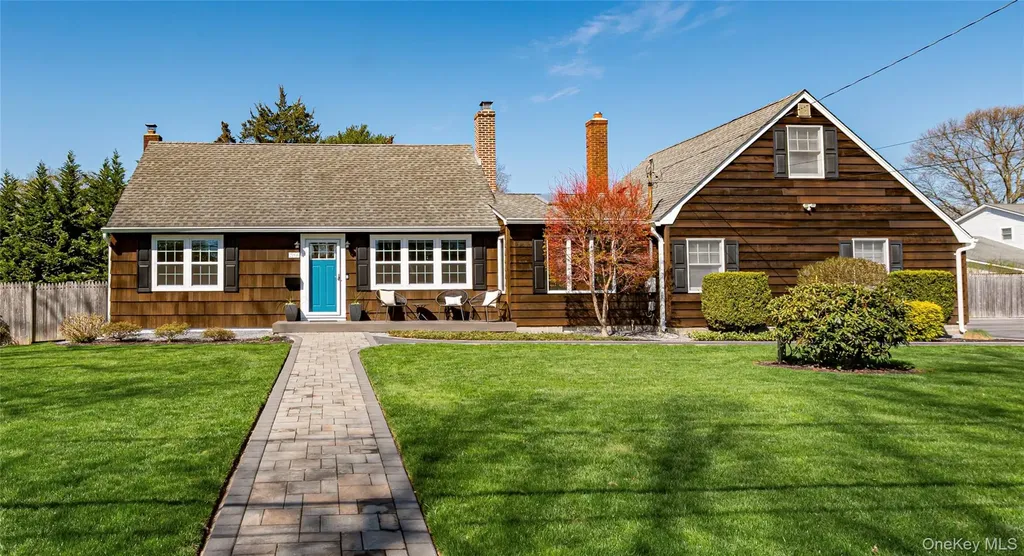 256 4th Avenue Saint James NY 11780