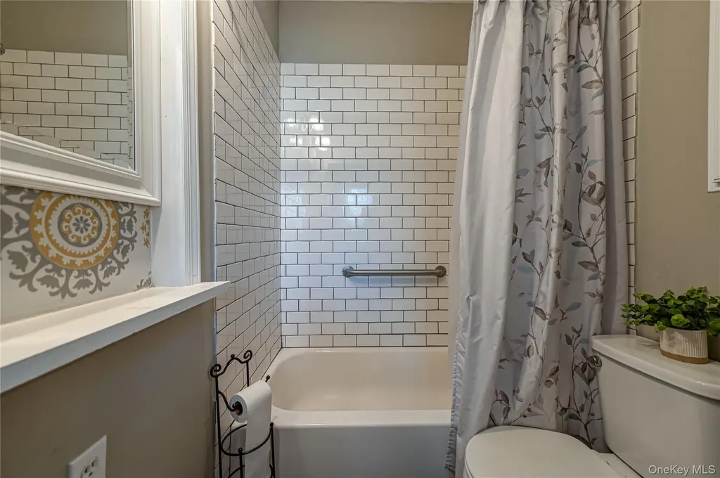 256 4th Avenue Saint James NY 11780