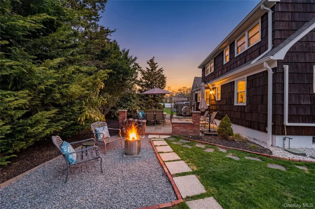 256 4th Avenue Saint James NY 11780