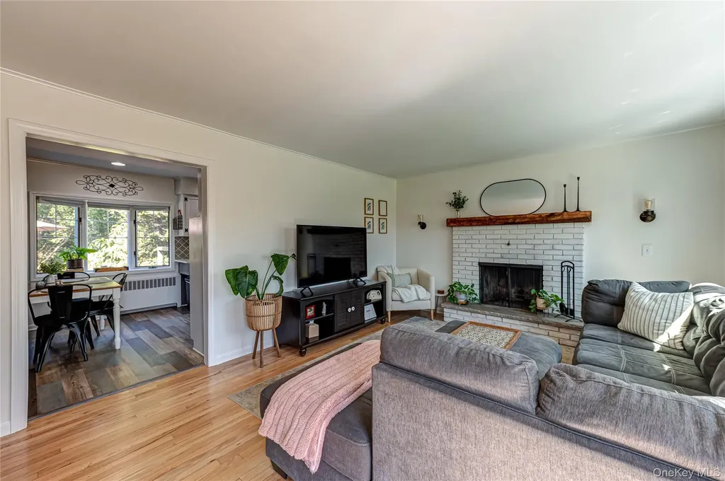 256 4th Avenue Saint James NY 11780