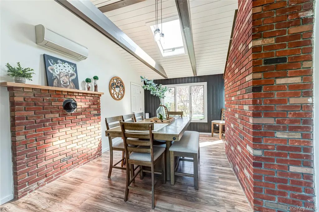256 4th Avenue Saint James NY 11780