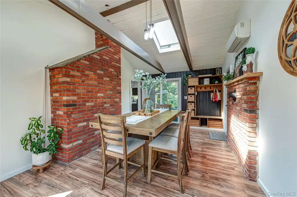 256 4th Avenue Saint James NY 11780