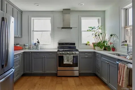 125 Warren Street Hudson NY 12534