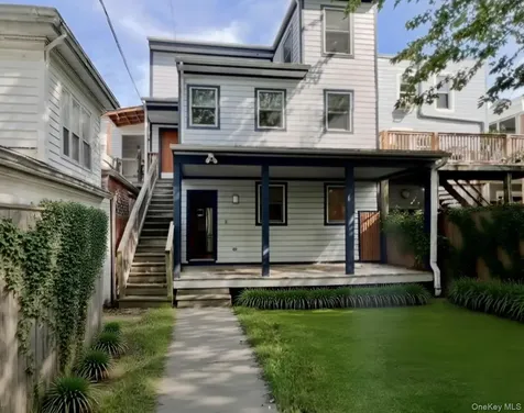 125 Warren Street Hudson NY 12534