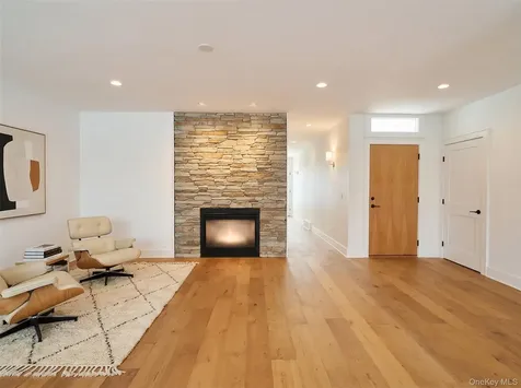 125 Warren Street Hudson NY 12534