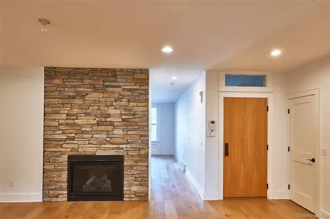 125 Warren Street Hudson NY 12534