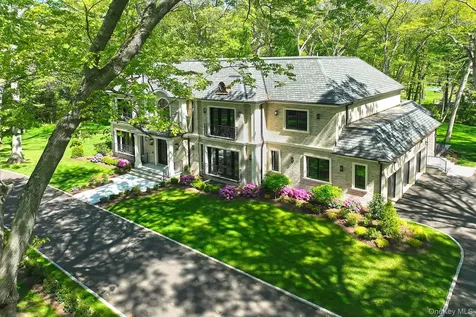 20 Knollwood Road Brookville NY 11545