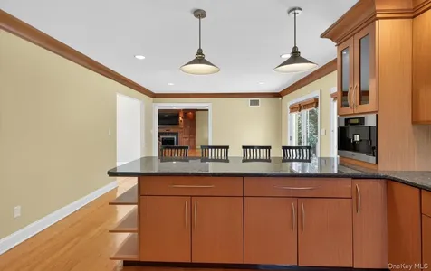 16 E Slope Road Bayville NY 11709