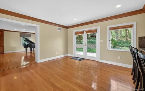 16 E Slope Road Bayville NY 11709