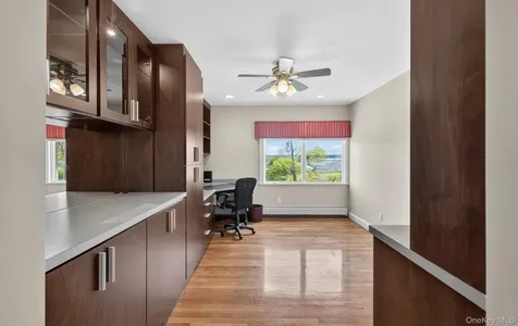 16 E Slope Road Bayville NY 11709