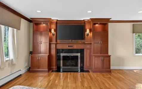 16 E Slope Road Bayville NY 11709