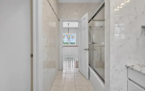 16 E Slope Road Bayville NY 11709