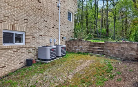 16 E Slope Road Bayville NY 11709