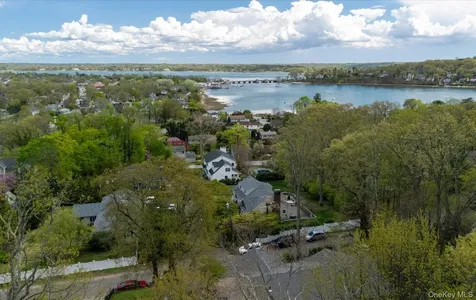 16 E Slope Road Bayville NY 11709