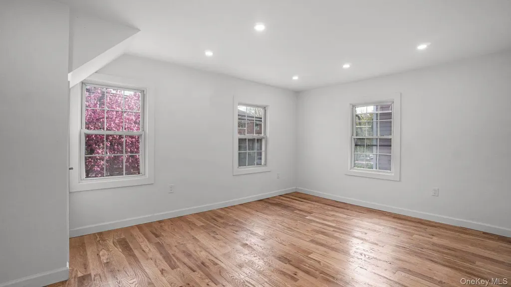 219 E 238th Street Bronx NY 10470