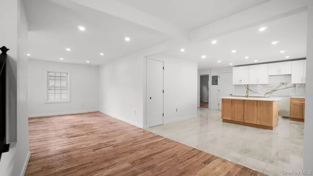 219 E 238th Street Bronx NY 10470