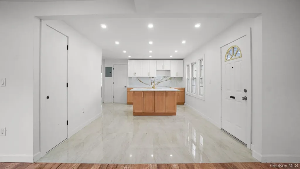 219 E 238th Street Bronx NY 10470