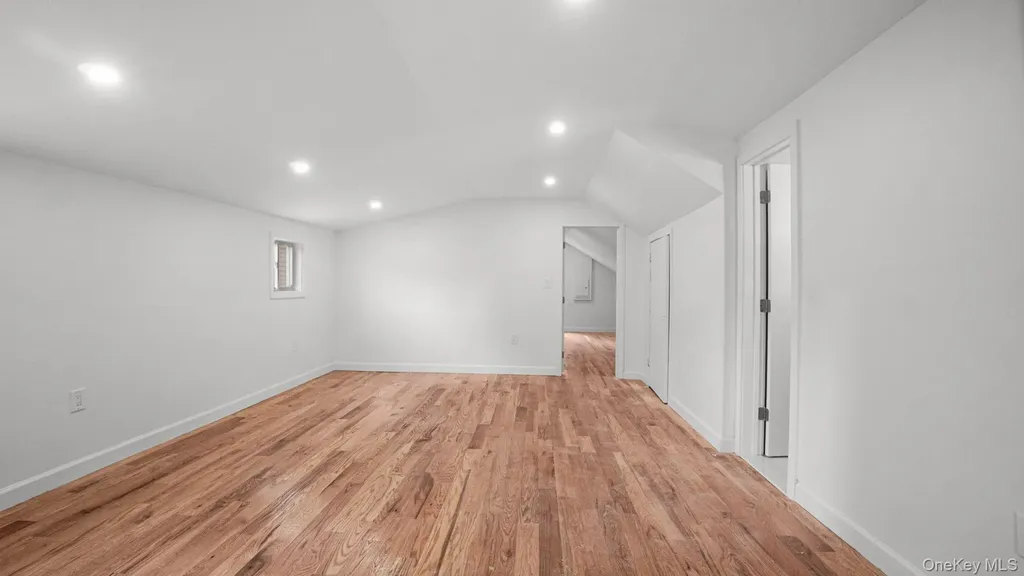 219 E 238th Street Bronx NY 10470