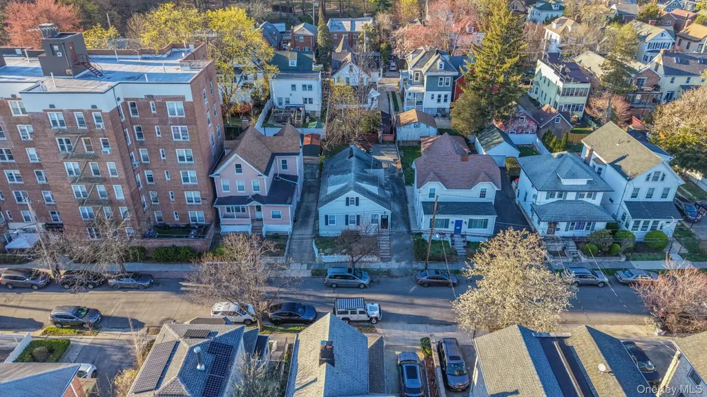 219 E 238th Street Bronx NY 10470