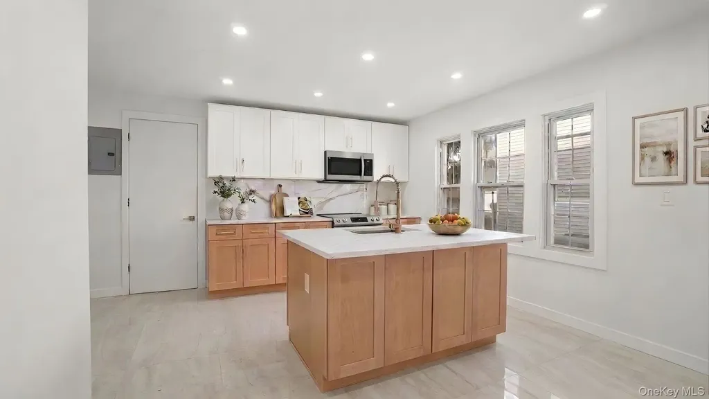 219 E 238th Street Bronx NY 10470