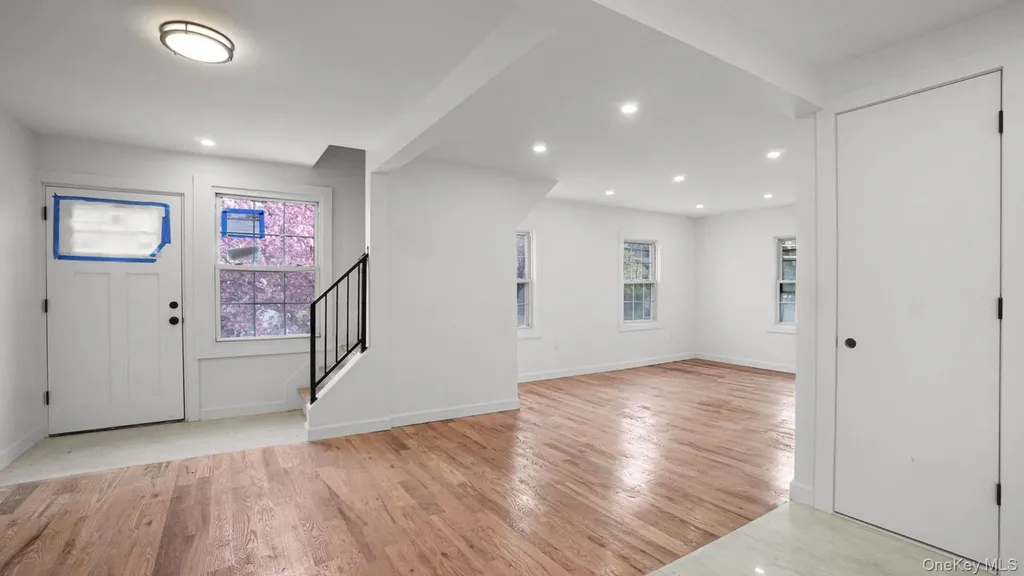 219 E 238th Street Bronx NY 10470