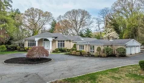 1095 Pine Valley Road Upper Brookville NY 11771