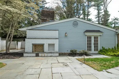 1095 Pine Valley Road Upper Brookville NY 11771