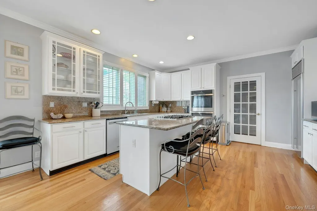 34 Eagle Court White Plains NY 10605