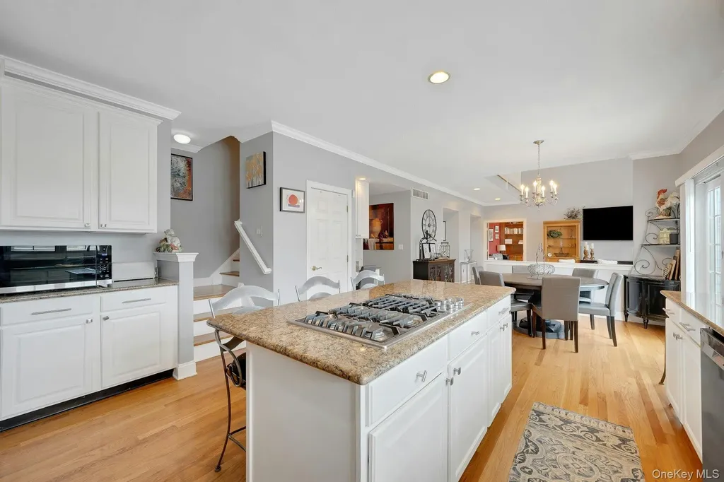 34 Eagle Court White Plains NY 10605