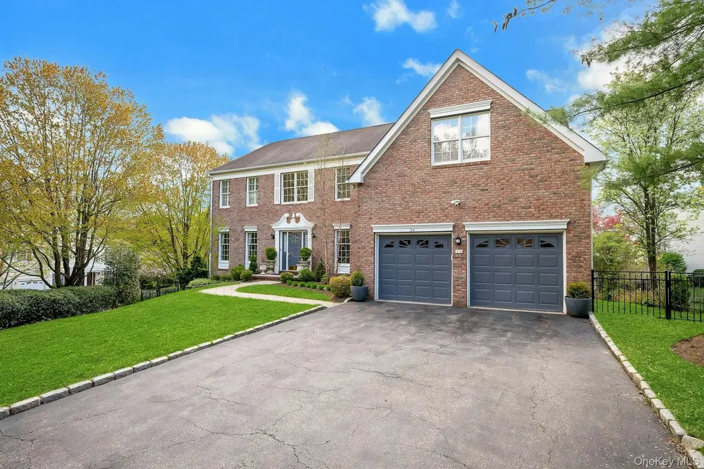 34 Eagle Court White Plains NY 10605