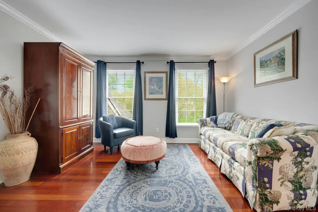 34 Eagle Court White Plains NY 10605