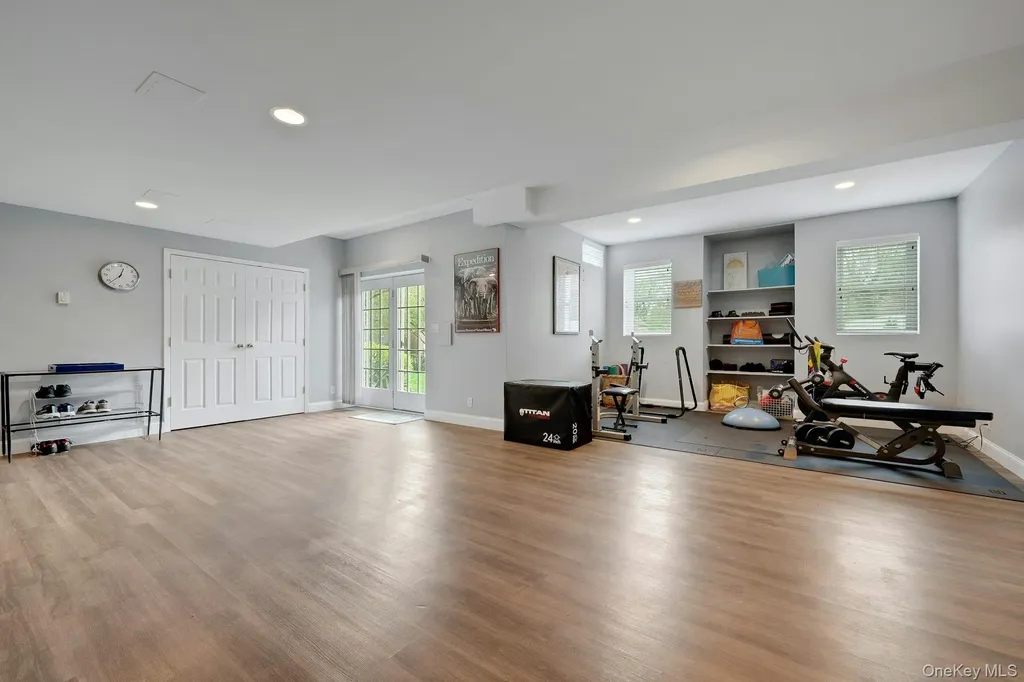 34 Eagle Court White Plains NY 10605