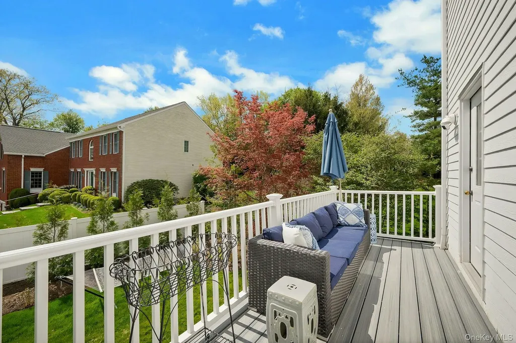 34 Eagle Court White Plains NY 10605