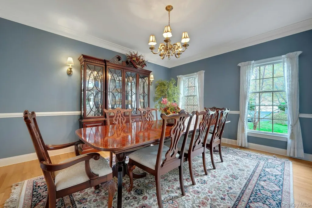 34 Eagle Court White Plains NY 10605